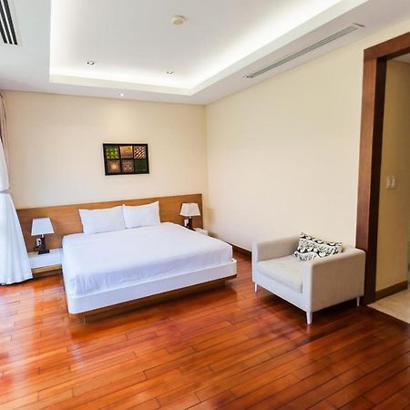 Deluxe Ocean Villa Along The Beach Дананг Екстер'єр фото