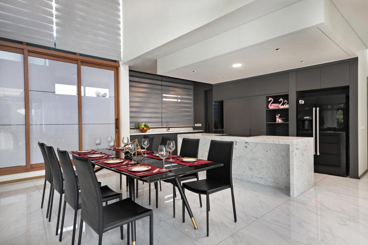 Deluxe Ocean Villa Along The Beach Дананг Екстер'єр фото