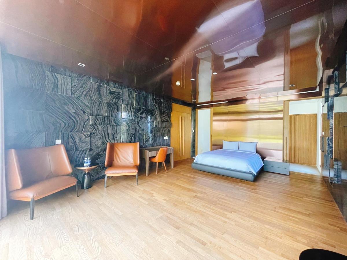 Deluxe Ocean Villa Along The Beach Дананг Екстер'єр фото