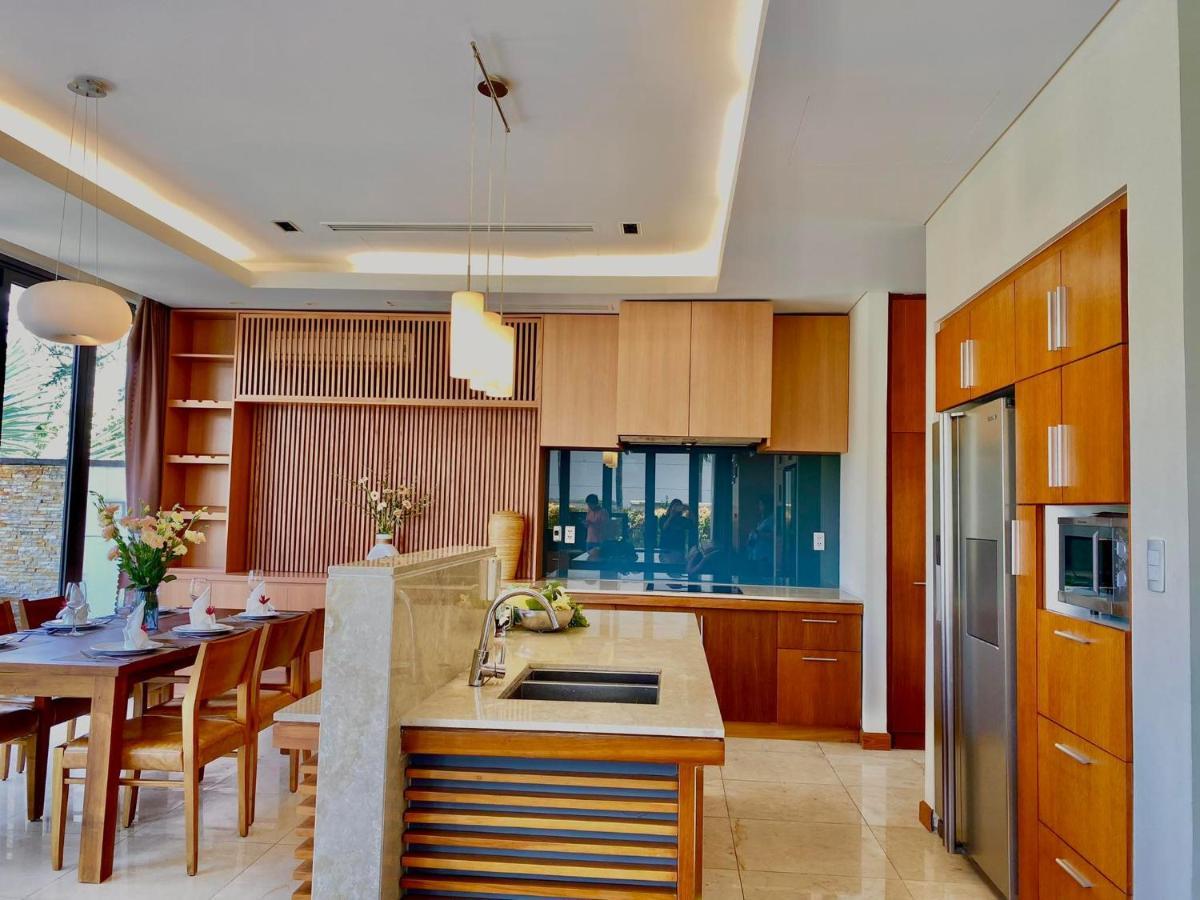 Deluxe Ocean Villa Along The Beach Дананг Екстер'єр фото