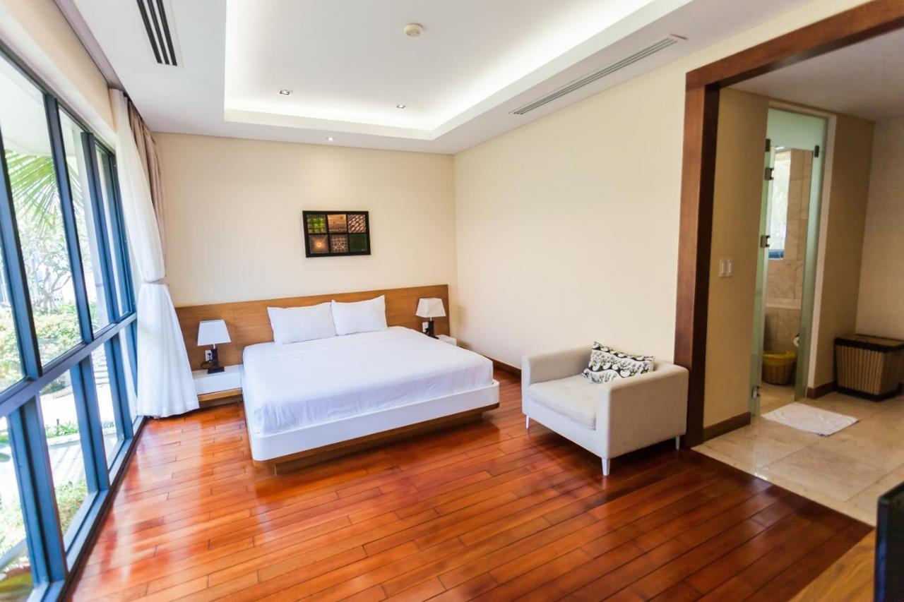 Deluxe Ocean Villa Along The Beach Дананг Екстер'єр фото